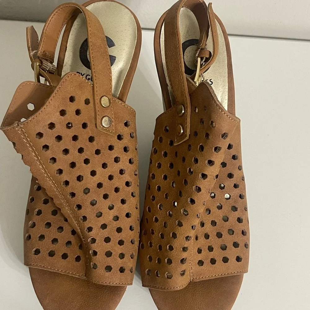 G by Guess these guess